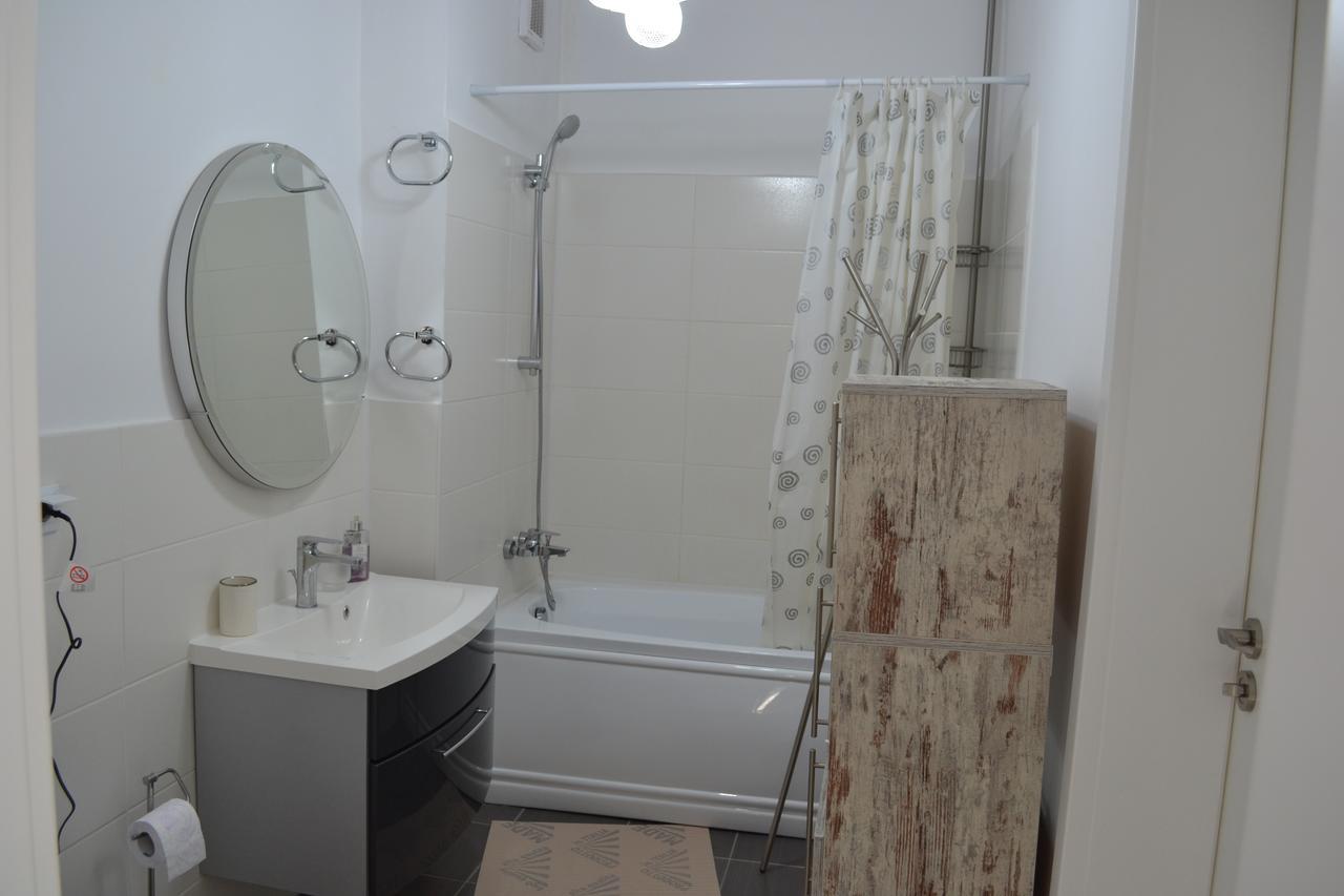 Victoria Plaza Two Bdr Apt Apartment Bucharest Exterior photo